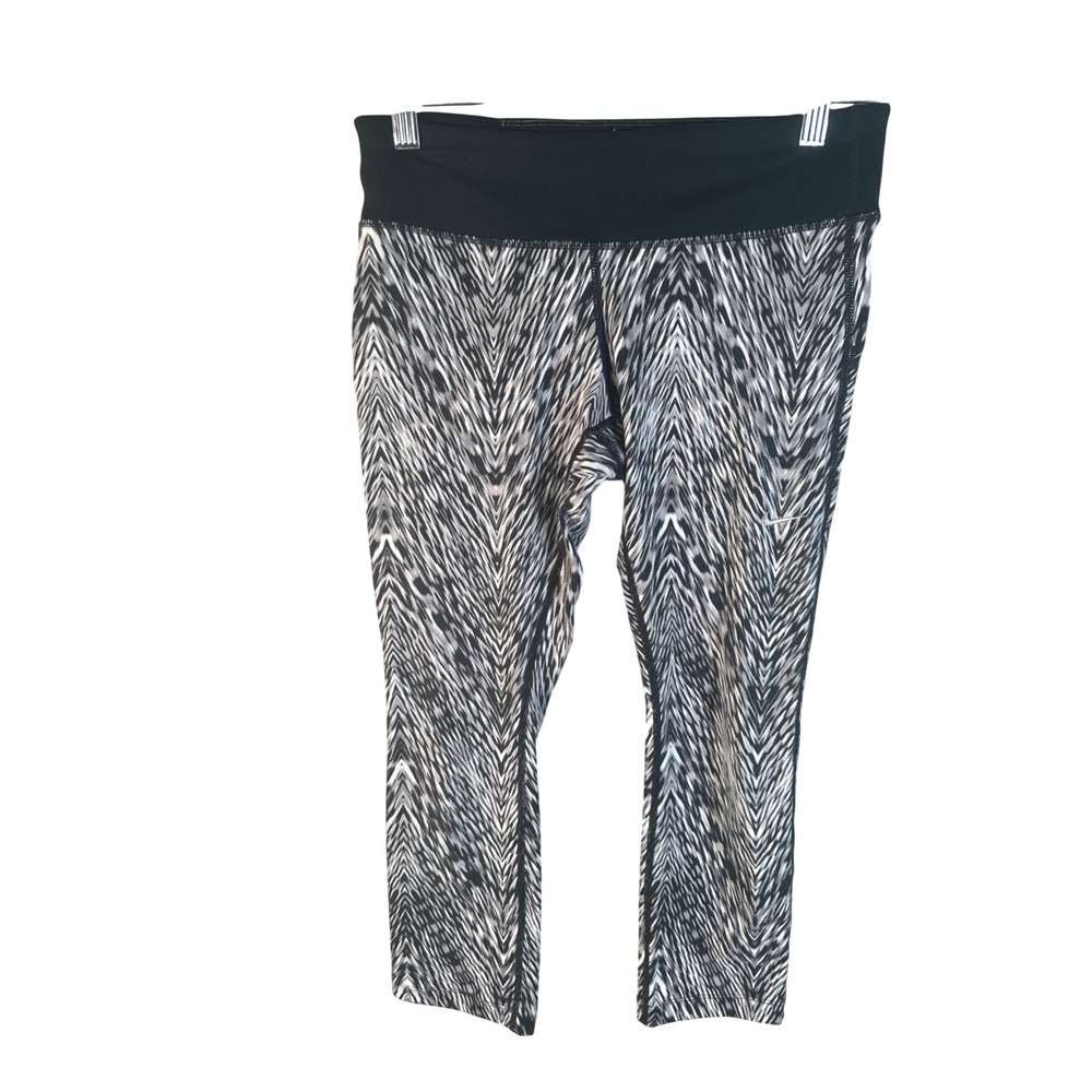 Nike Women's Black White Chevron Print Dri-FIT Zipper Pocket Crop Leggings Small